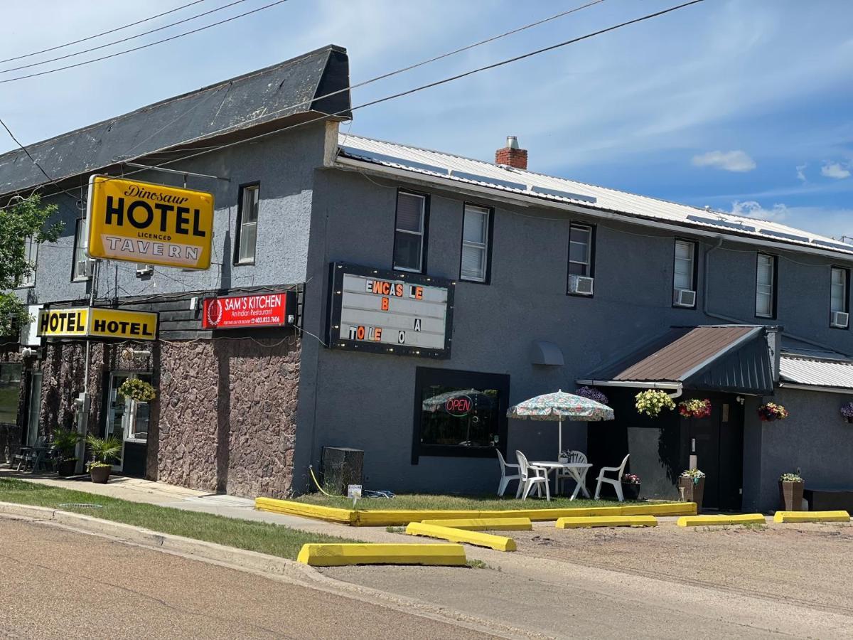 Hotel Dinosaur & Newcastle Bar Drumheller Exterior photo