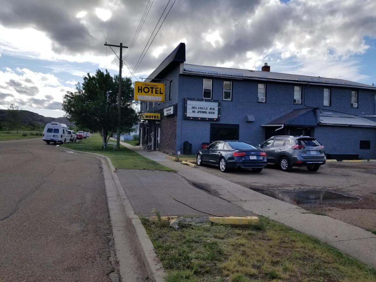 Hotel Dinosaur & Newcastle Bar Drumheller Exterior photo